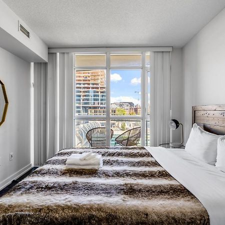 Family Oriented Downtown Toronto 2Bdrm Condo With Parking & Office Space 外观 照片