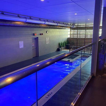 Family Oriented Downtown Toronto 2Bdrm Condo With Parking & Office Space 外观 照片