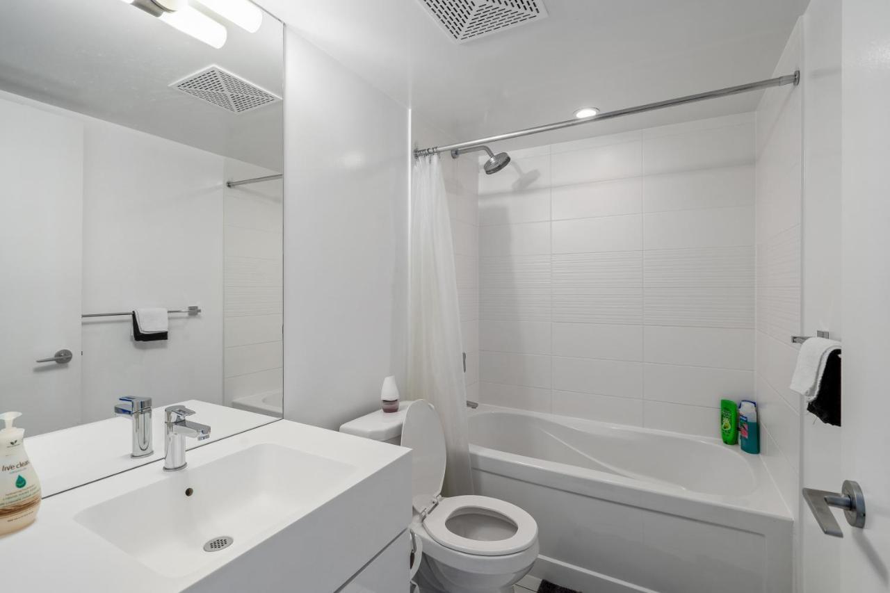 Family Oriented Downtown Toronto 2Bdrm Condo With Parking & Office Space 外观 照片
