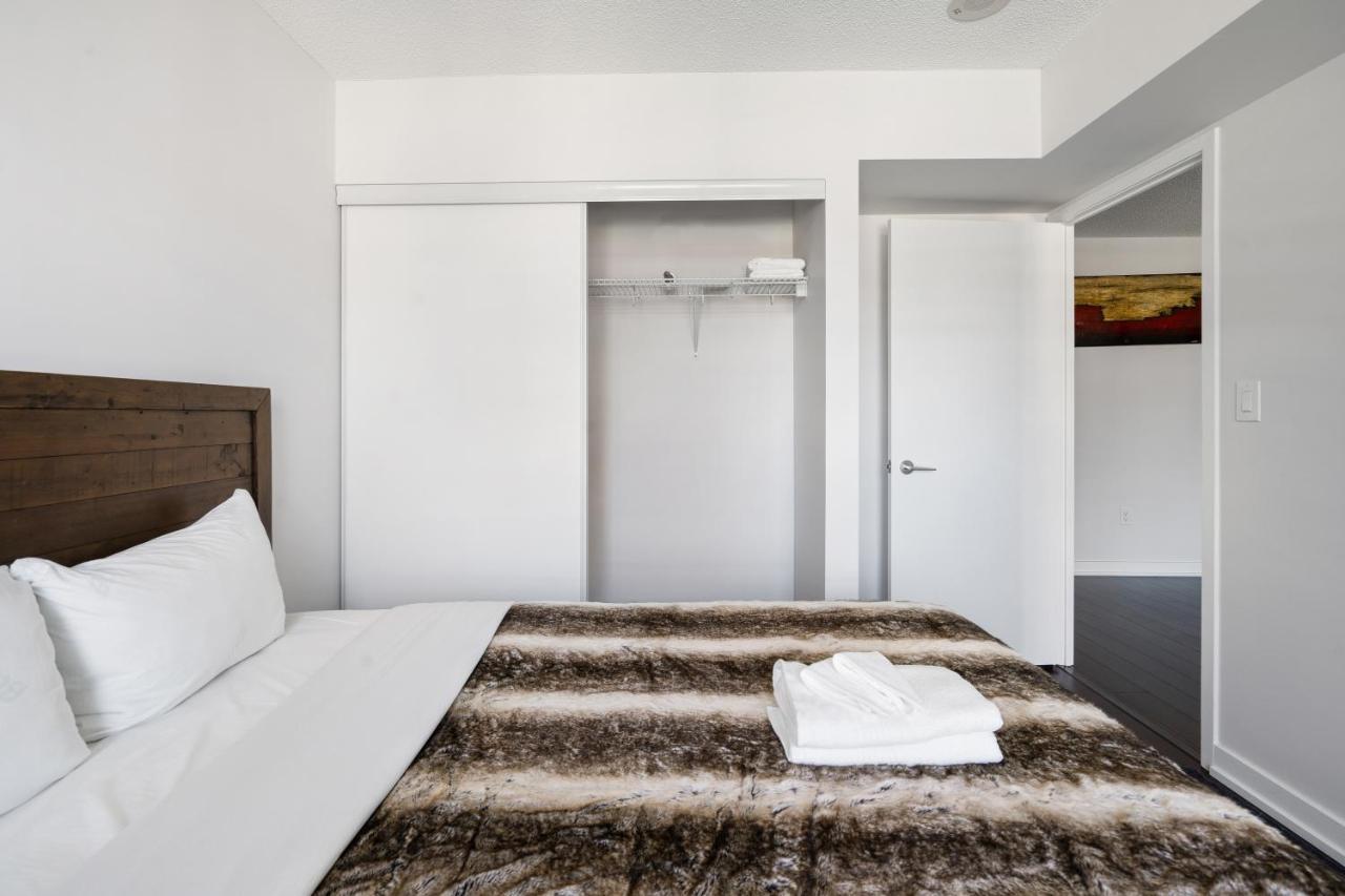 Family Oriented Downtown Toronto 2Bdrm Condo With Parking & Office Space 外观 照片