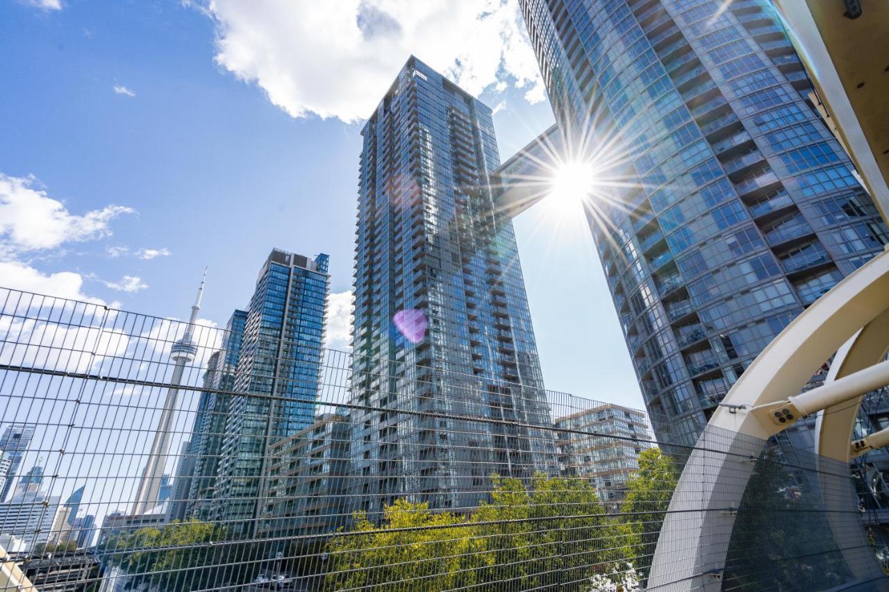 Family Oriented Downtown Toronto 2Bdrm Condo With Parking & Office Space 外观 照片