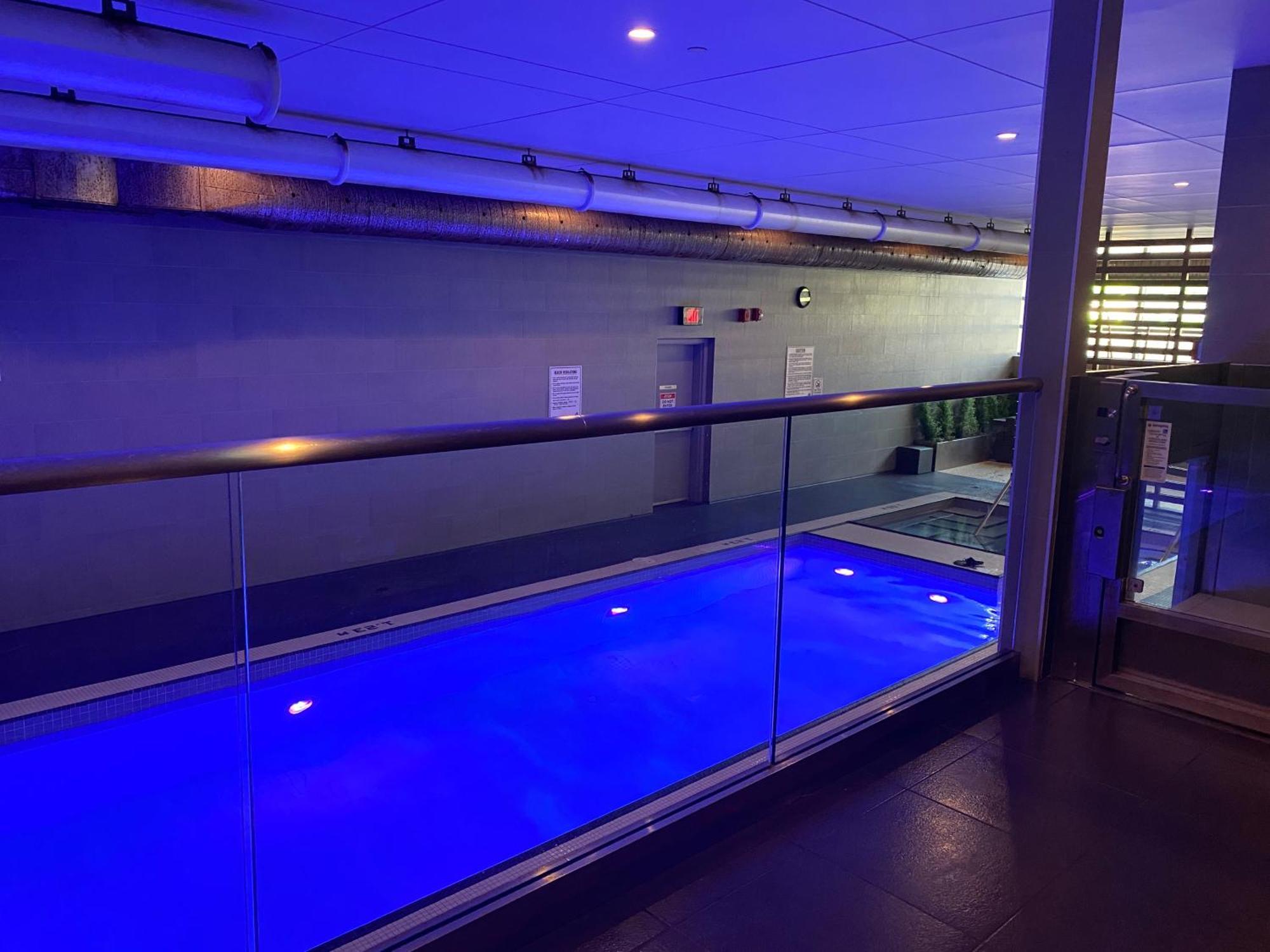 Family Oriented Downtown Toronto 2Bdrm Condo With Parking & Office Space 外观 照片